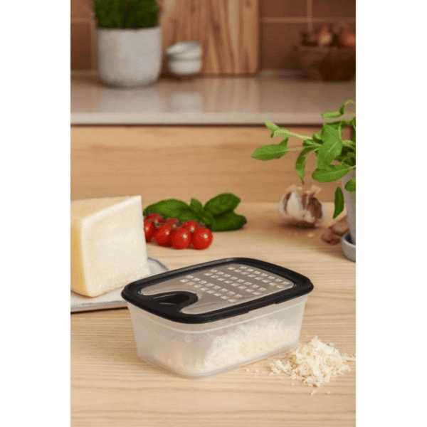 Boite avec râpe à gruyère